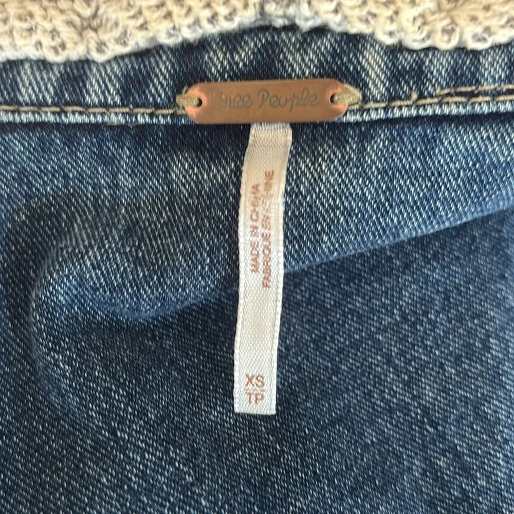 Free People Distressed Denim Hoodie Sweatshirt Jacket Size XS - Picture 4 of 10